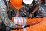 Спасатель должен уметь квалифицированно оказывать первую доврачебную медицинскую помощь при несчастных случаях Спасатель должен уметь квалифицированно оказывать первую доврачебную медицинскую помощь при несчастных случаях